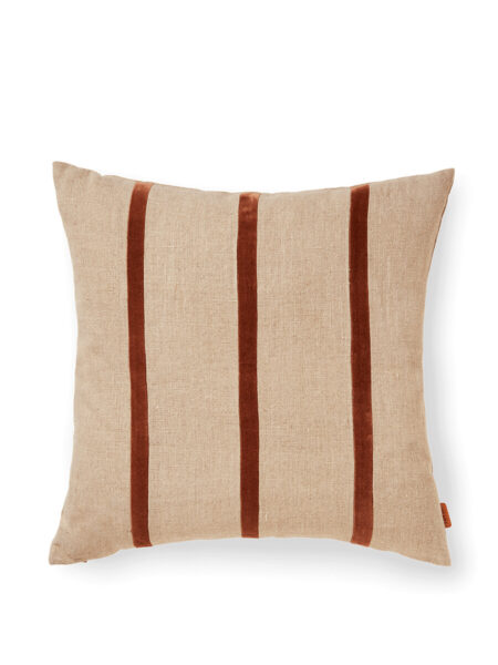 Senti Stripe Cushion fra Ferm Living (Carob Brown)